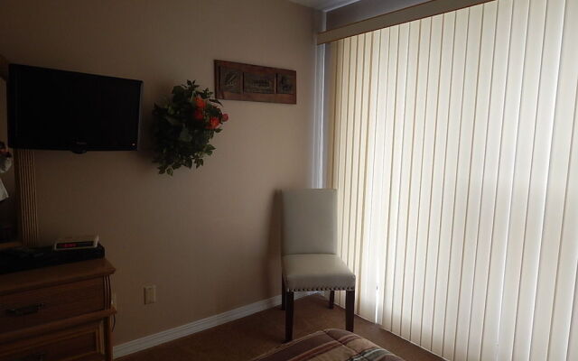 Four Seasons Racquet Club Condominiums