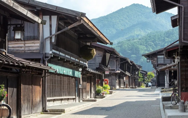 BYAKU Narai