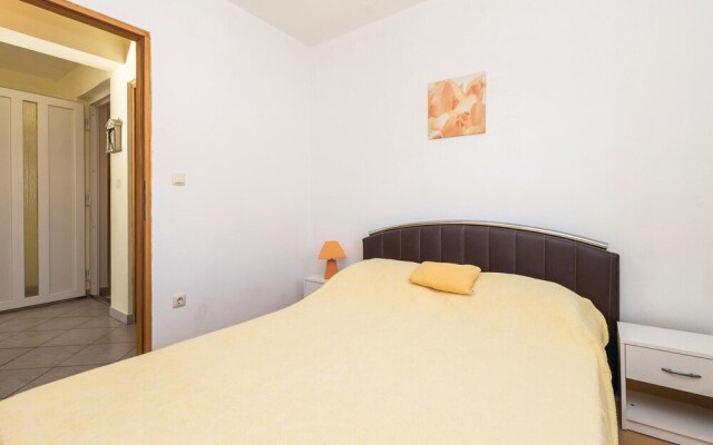 Awesome Apartment in Povljana With 2 Bedrooms, Jacuzzi and Wifi