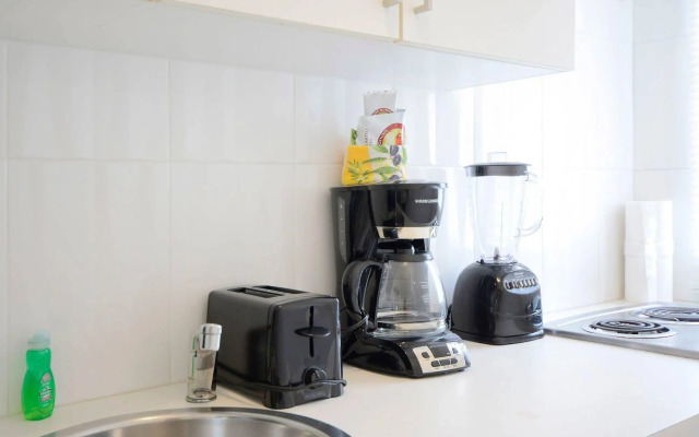 Sunrise Court Apartments