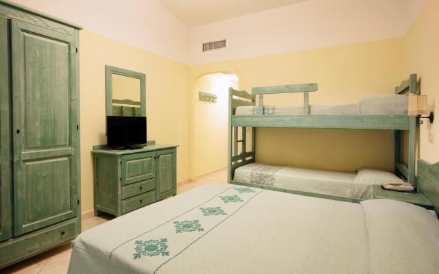 Flat close to stores in Sos Alinos
