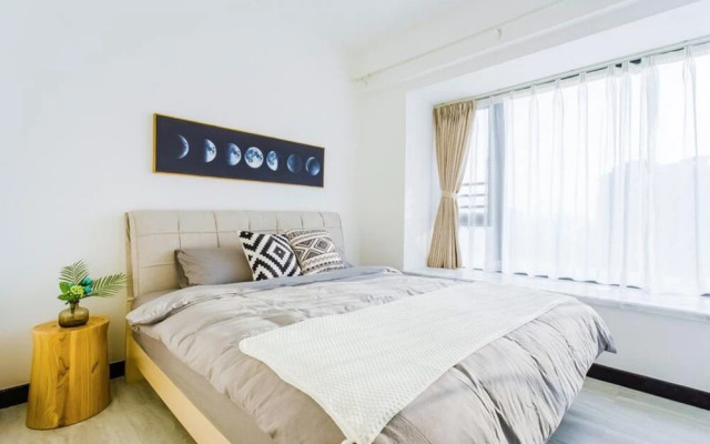 Locals Boutique Apartment Huafa Plaza 15