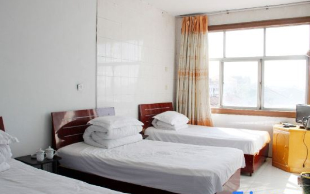 Minquan Jixiang Hotel