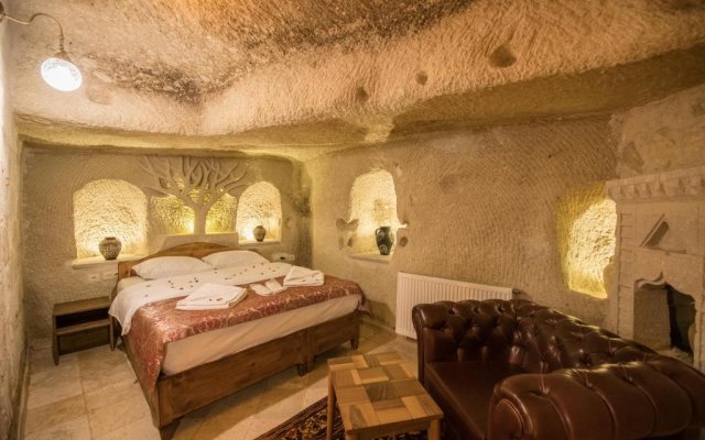 Spelunca Cave Hotel