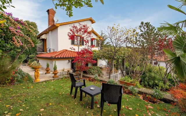 Beautiful Apartment in Opatija With Wifi and 3 Bedrooms