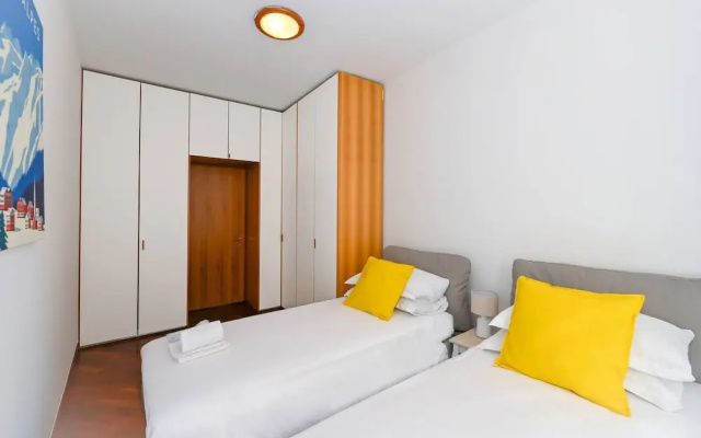 Central Lake View Apartment Crespi in Como