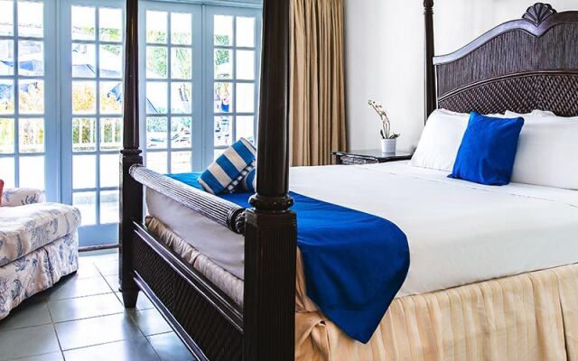 Savannah Beach Club Hotel
