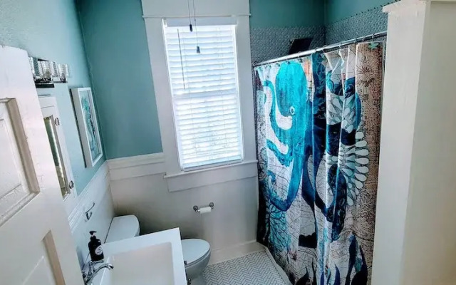 Seaglass 4 Bedroom Home by Redawning