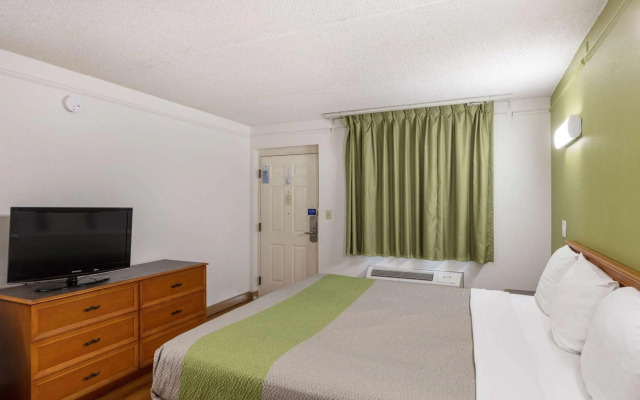 Motel 6 Knoxville, TN