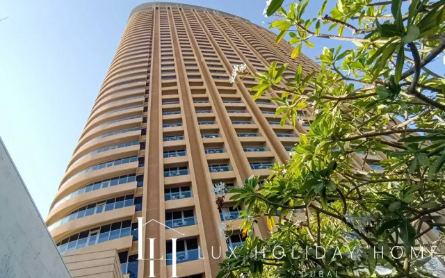 LUX | The EMAAR Fashion Avenue Studio