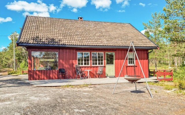 Nice Home in Hornnes With Wifi and 5 Bedrooms