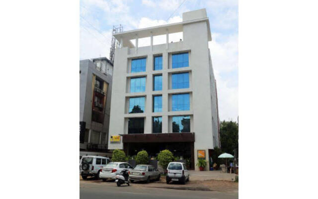 Vista Rooms at SM Road Ellis Bridge