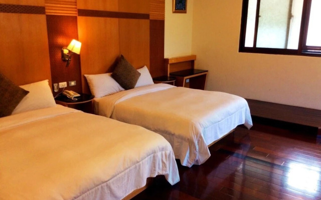 Ming Lu Holiday Hotel