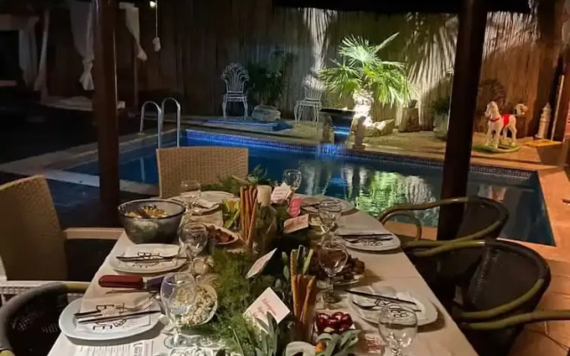 Sıcak Havuzlu Şömineli Jakuzili Villa