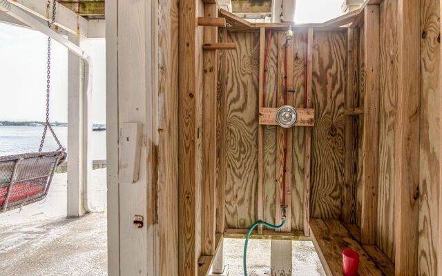 The Pelican by RedAwning