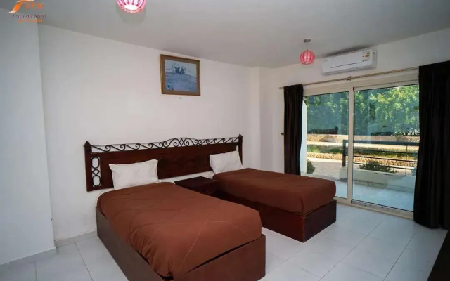Fox House Resort