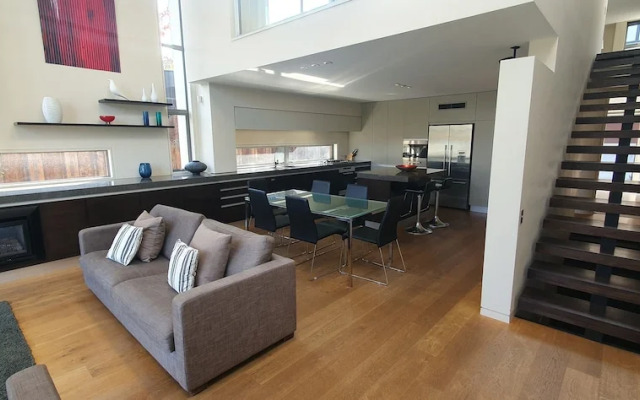 Lakeshore Springs Apartments