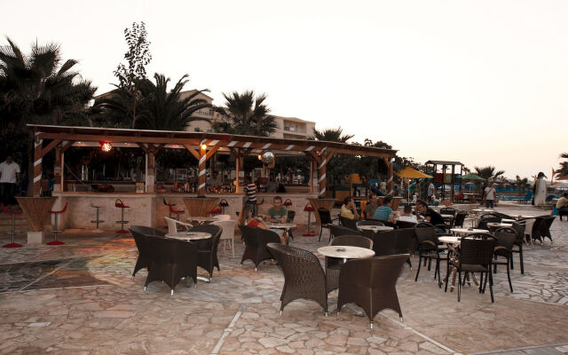 Eri Beach Hotel