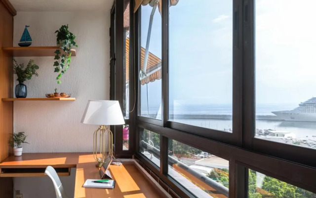 Santa Cruz Harbor Views: seaside prime location