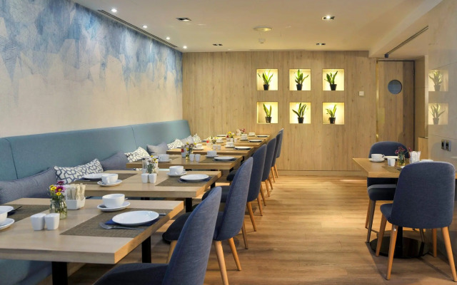 Melia Athens Hotel