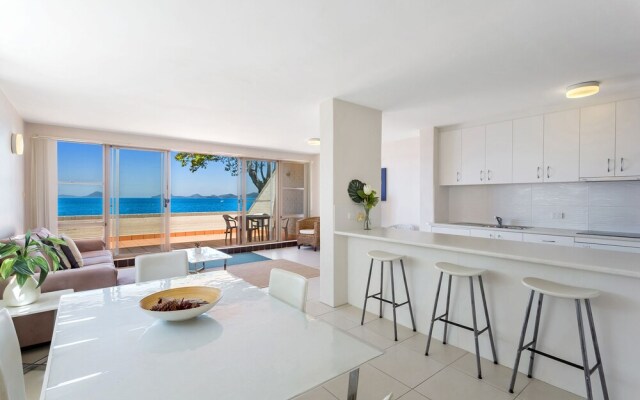 5 'Casuarina's ' 33 Soldiers Point Road - superb waterfront unit