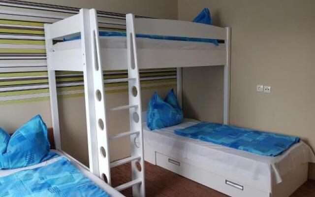 Doris Apartments