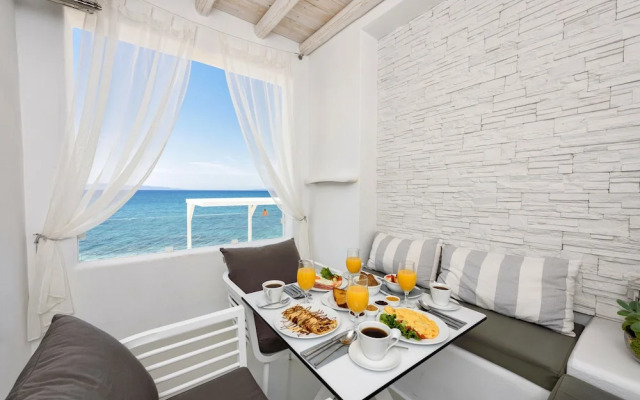 Blue Waves Suites & Apartments