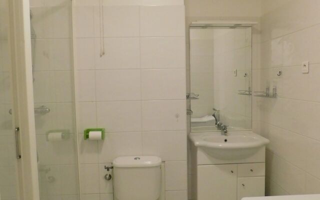 T1, Central Park, climatisation, piscine, parking privé