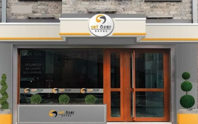 Set Ozer Hotel