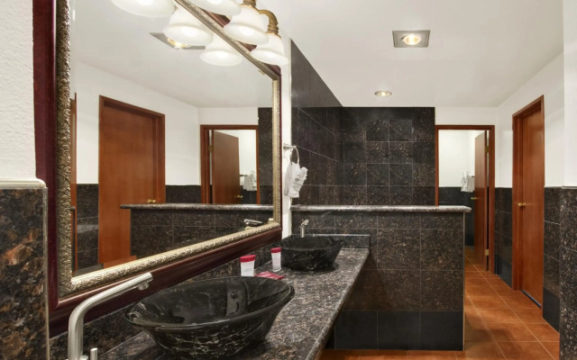 Ramada by Wyndham Tukwila Southcenter