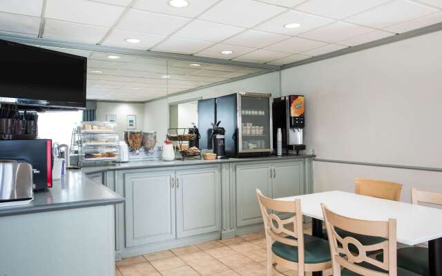 La Quinta Inn & Suites by Wyndham Melbourne Viera