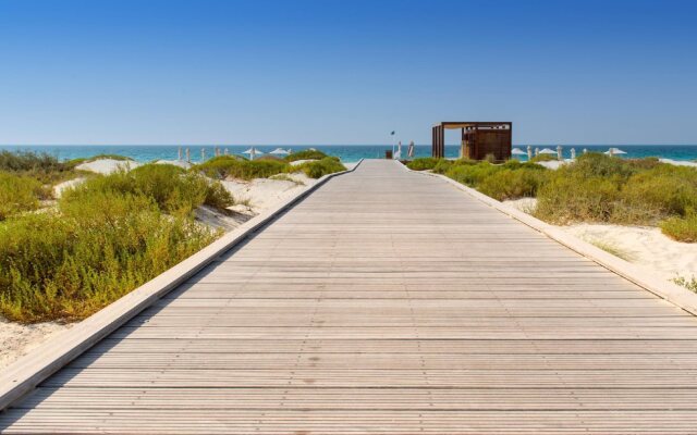 Beach Rotana Residences