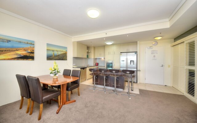 Beachfront Resort 2 Bedroom High Floor