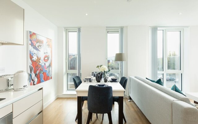 Price & Weeks - Winchester Suite (with Parking)