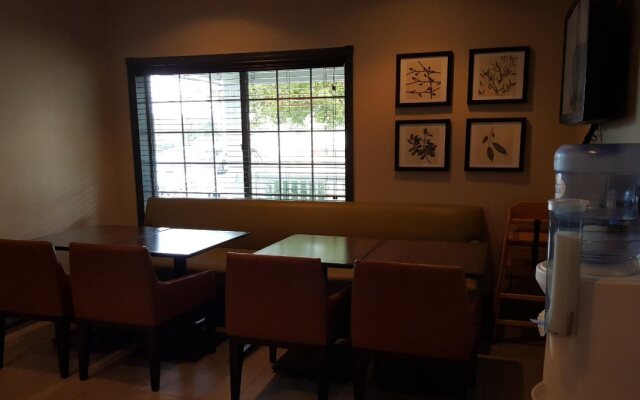 Country Inn & Suites by Radisson, Springfield, OH