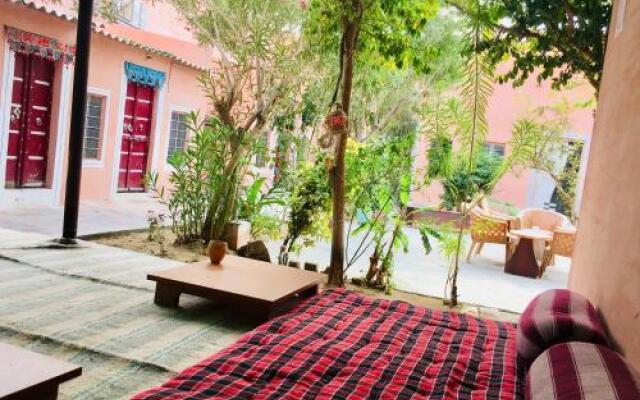 saffron guest house & hostel