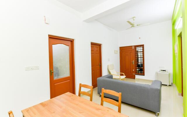 OYO 78059 Sam Apartment