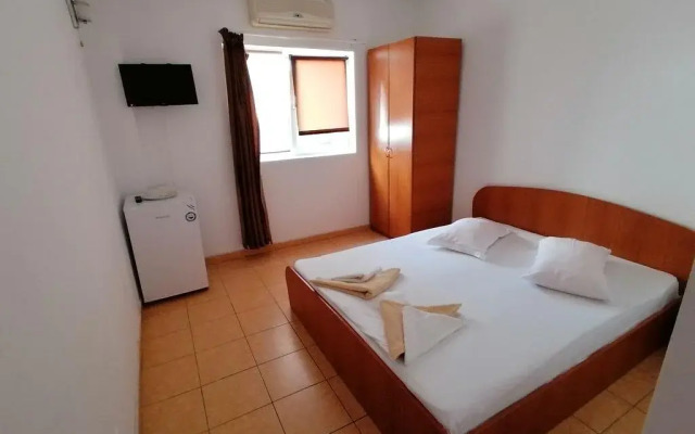 Casa Tomis