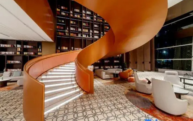 International  Hotel.LuoYang