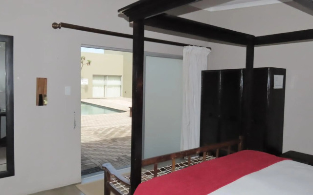 Sunset Lodge & Safaris