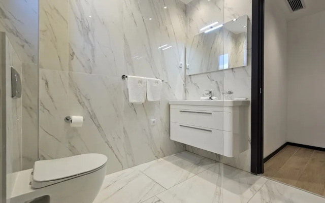 Royalis Suites