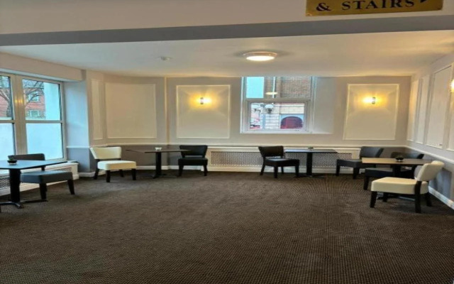 Dancenter East Midlands Airport