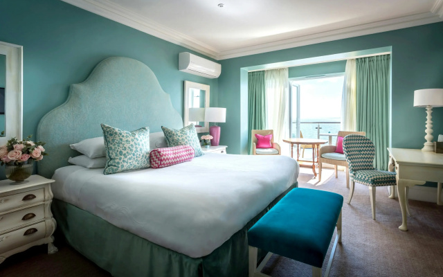 Roslin Beach Hotel