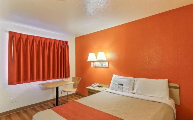 Motel 6 Lompoc, CA