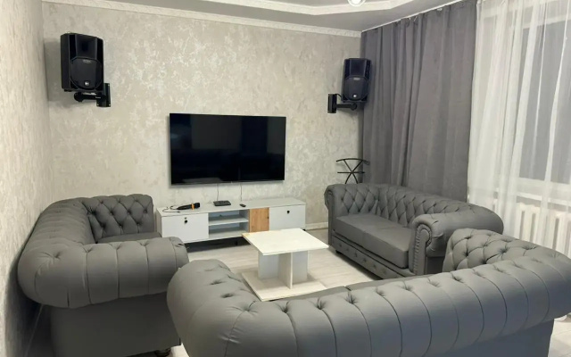 Holiday House на ул. Баганалы 27 (Холидэй Хаус)