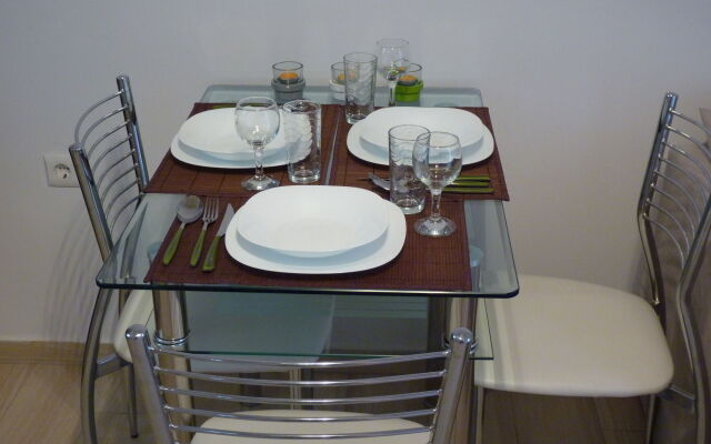 Ilianthos Apartments & Studios