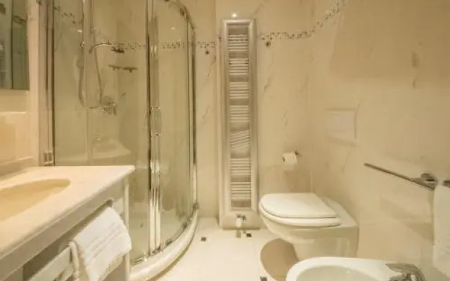 Dado Hotel International