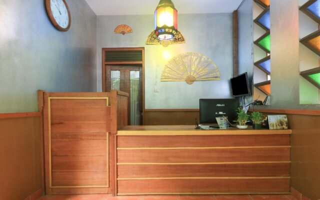 Ddeks Residence