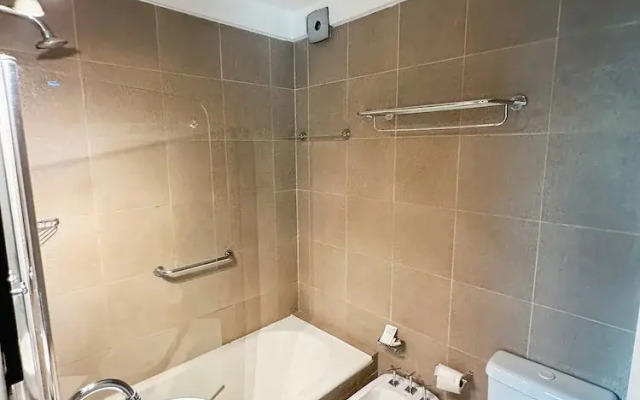 Comfortable & Spacious in Recoleta by BT Homes