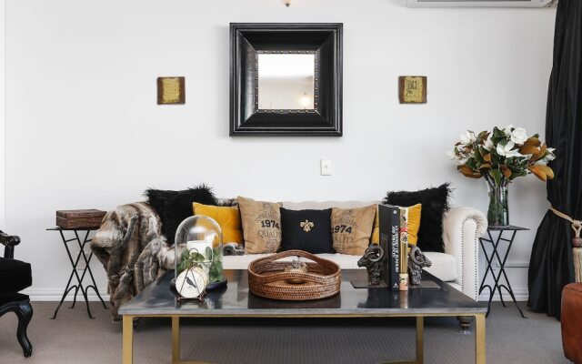Glamorous Apartment in Viaduct Harbour